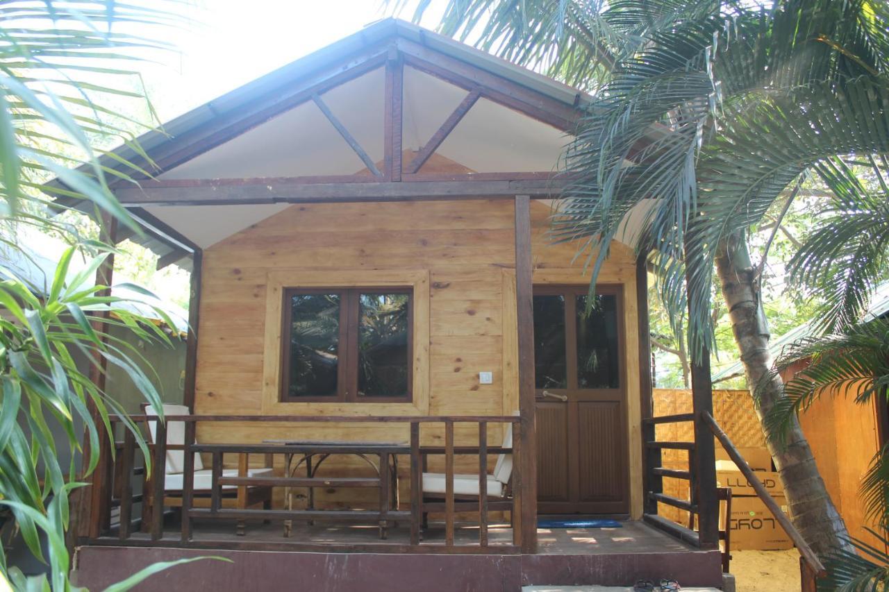 Sea Bird Beach Cafe & Cottages Morjim Exterior photo