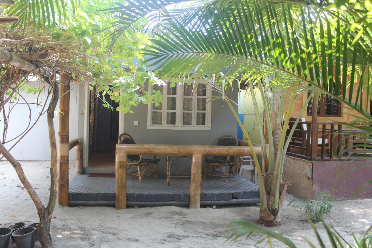 Sea Bird Beach Cafe & Cottages Morjim Exterior photo